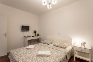 Family-friendly apartments with swimming pool Split - 14401