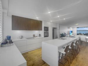 Spacious Modern Apartment in Batemans Bay