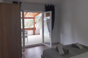 Apartments by the sea Grebastica, Sibenik - 23955