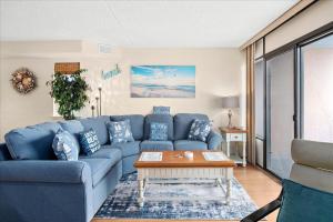 3 Bed2 Bath Bay Unit with Indoor Pool!