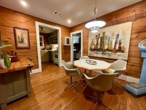 hilltop - retreat from the city with pool & hot tub at The Ponderosa