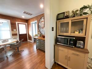 hilltop - retreat from the city with pool & hot tub at The Ponderosa