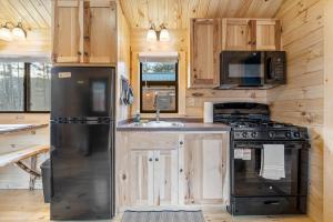 Cozy ski cabin #4 W Bunk Room, 5 beds
