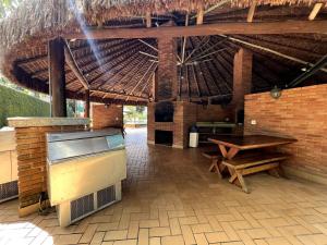 Apartamento renovado no melhor condomínio de Riviera