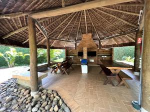 Apartamento renovado no melhor condomínio de Riviera