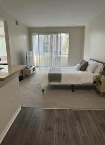 Marina del Rey Family 1BA & 2BA - Pool, Spa and Gym Access