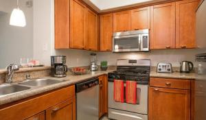 Marina del Rey Family 1BA & 2BA - Pool, Spa and Gym Access