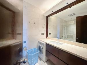 Hanoi Home 9 - Spacious luxurious apartment near West Lake