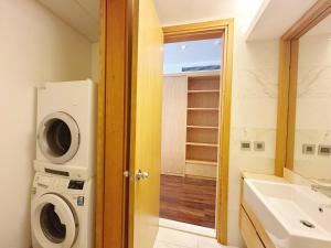 Hanoi Home 9 - Spacious luxurious apartment near West Lake