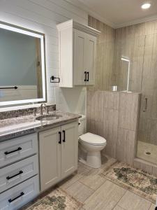 Serene waterfront 4-bedroom townhome, Lake Oconee