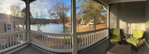 Serene waterfront 4-bedroom townhome, Lake Oconee