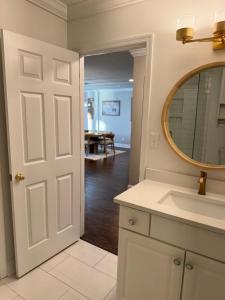 Serene waterfront 4-bedroom townhome, Lake Oconee