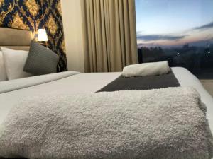 Hotel Lycoris Zirakpur -Near Chandigarh Airport l Free Parking l Family Friendly Rooms