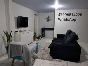 Apartamento 2 quartos 2 km da praia espaçoso
