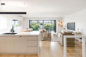 Sunny Luxury in Paradise Sunrise Beach Noosa