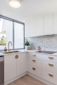 Sunrise Central Pool Views 1 Min to Beach