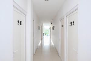 Urbanview Hotel DHelomi Homestay near UPN Veteran