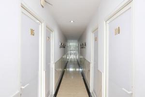 Urbanview Hotel DHelomi Homestay near UPN Veteran