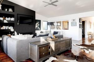 Absolute Beachfront House with Pool & Views