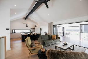 Sunset Lagoon Noosa Luxury with Stunning Views