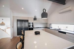 Sunset Lagoon Noosa Luxury with Stunning Views