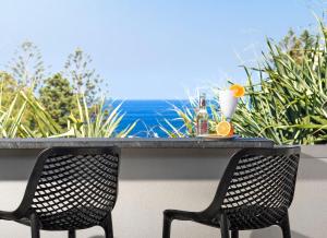 The Boat House Luxury Beachside with Heated pool