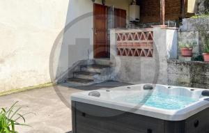 2 Bedroom Beautiful Home In Massarosa