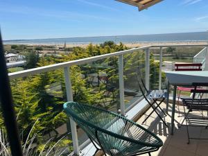 Appartement vue mer pour 2 avec balcon et parking - FR-1-364-186