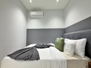 Majestic Luxe 1BR Apt with KLCC View Rooftop Pool