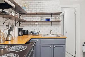 Suite 5 - Quick Walk to Downtown Black Mountain