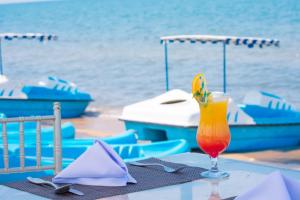 Kambiri Beach by Serendib