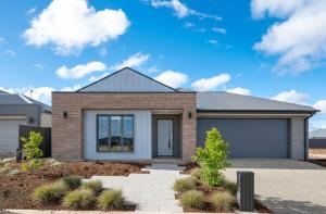 3-Bedroom Home Flexible Beds North Shepparton