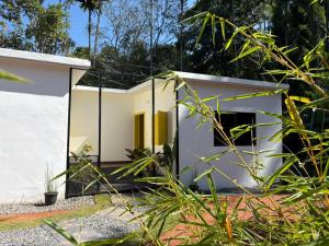 DEEP ViLLA