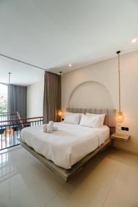 Modern 1BR Loft style with pool in Pegending