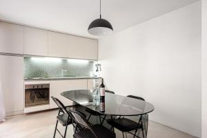 Elegant San Telmo Duplex Design, Space & Silence