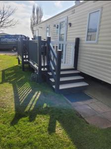 Superb 8 Berth Caravan At Sand Le Mere Holiday Park, Yorkshire Ref 71003I