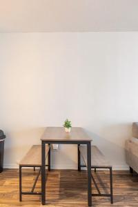 Four Bedrooms Sleeps 8 Near UAB