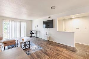 Four Bedrooms Sleeps 8 Near UAB