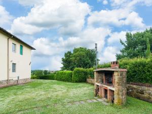 Aesthetic Farmhouse in Bucine with Barbecue