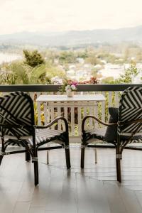 Glenelg Upstairs Residence