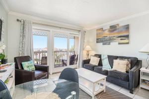 Ocean View Top Floor | 2 Pools| HotTub |GYM|Tennis