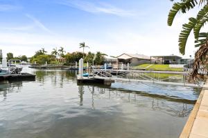 Harbourlights Hideaway Waterfront Family Retreat