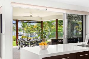 Harbourlights Hideaway Waterfront Family Retreat