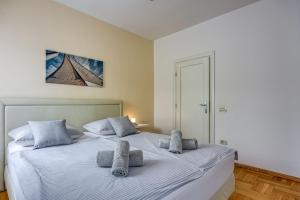 Elegant Panoramic Seaview Apartments