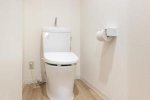 -Higashi Shinjuku 1009-