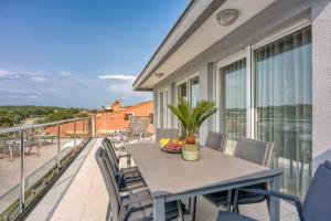 Elegant Panoramic Seaview Apartments