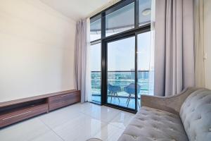 Balcony Breeze O2 with amazing high way view