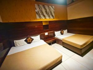 HOTEL OM PALACE MAHAKALESHWAR TEMPlE