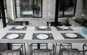 Shanghai Hills &The Poolhouse Retreat Close to Shanghai Disney Resort