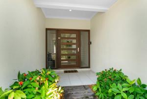 Belle Escapes Sandcastles